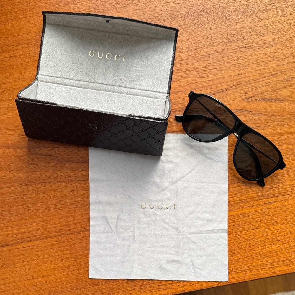 Gucci Elegant Black Eyewear